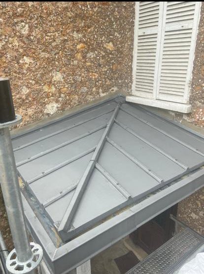 Chantier zinc à tasseau